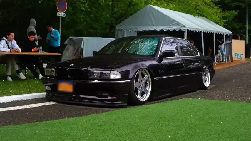 E38 740iL